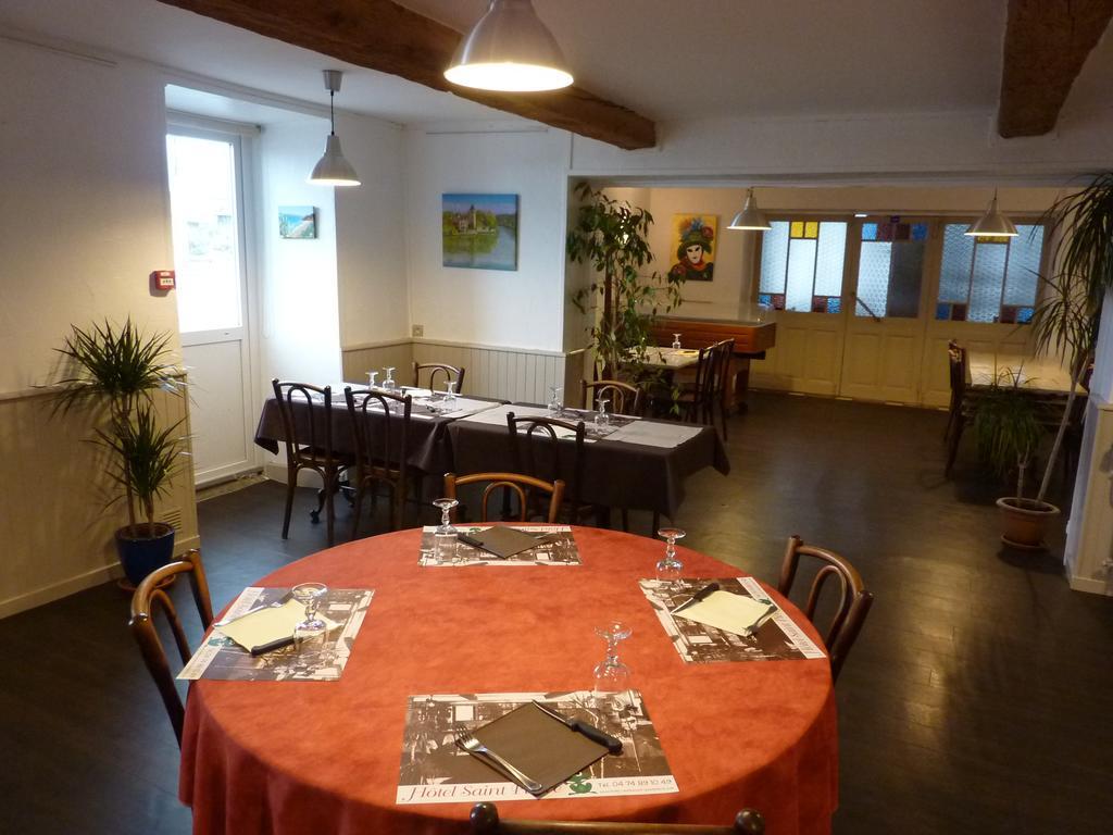 Hotel Saint Pierre Les Sauvages  Екстер'єр фото