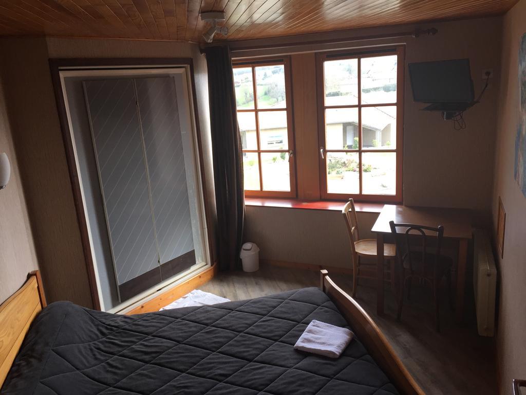 Hotel Saint Pierre Les Sauvages  Екстер'єр фото