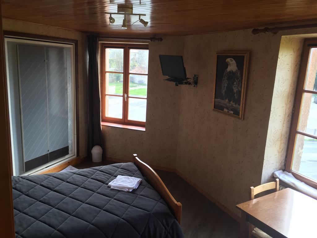 Hotel Saint Pierre Les Sauvages  Екстер'єр фото